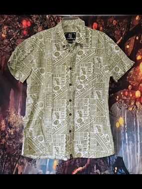 Hinano Tahiti Olive Green & White Tribal Printed Short-Sleeve Button-Down Shirt